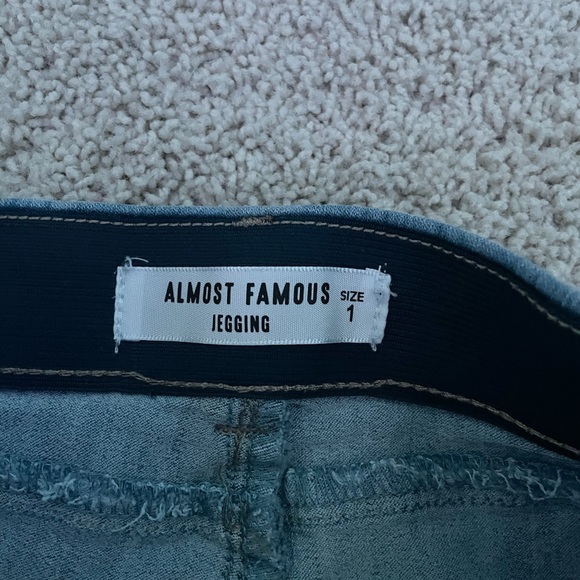 Juniors Almost Famous Jeggings - Picture 3 of 3